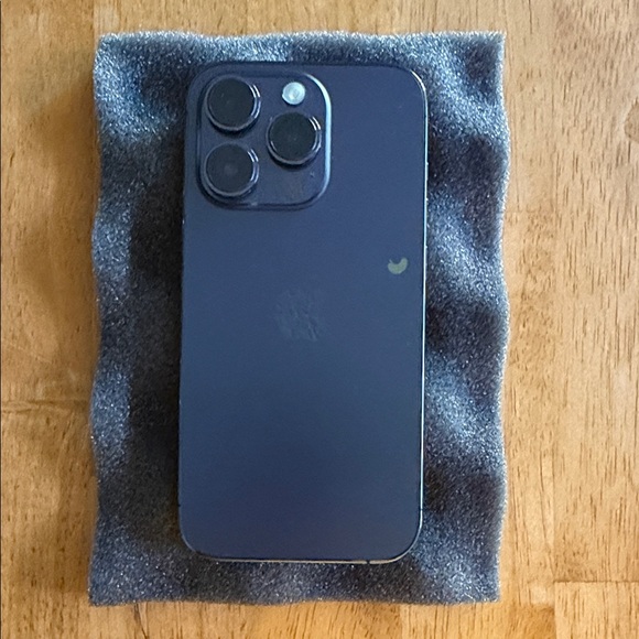 Apple iPhone 14 Pro 256gb in Deep Purple